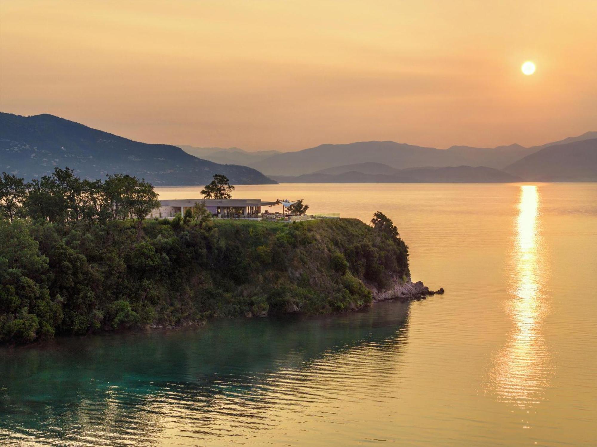 Отель Ikos Odisia Corfu  Экстерьер фото